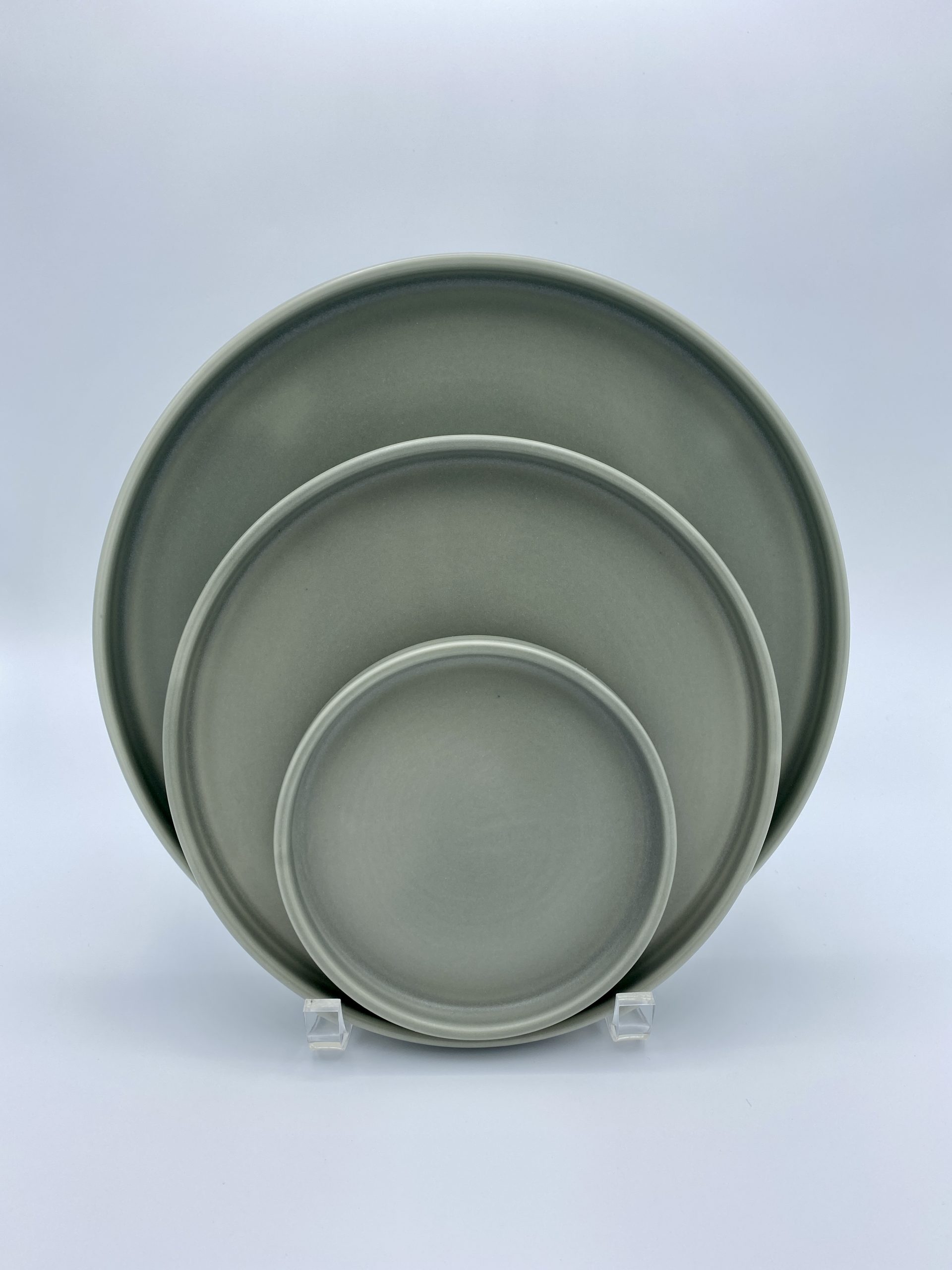 https://www.eventsunlimitedpartyrentals.com/wp-content/uploads/2021/02/KALEB-FOREST-GREY-STONEWARE-2-scaled.jpg